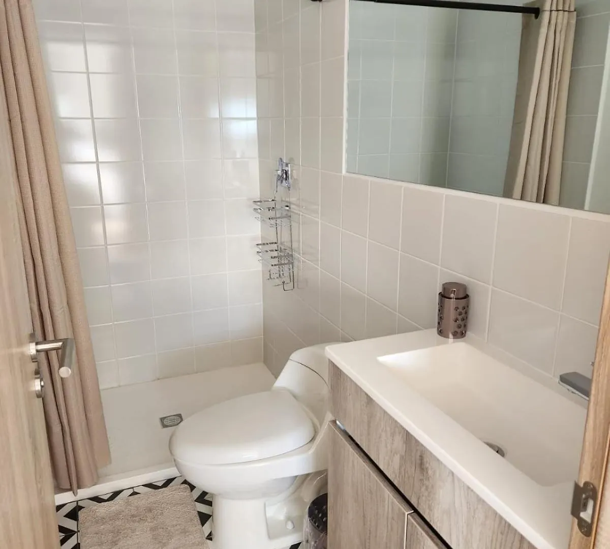Comodo Apartamento En Zona 4 Guatemala City